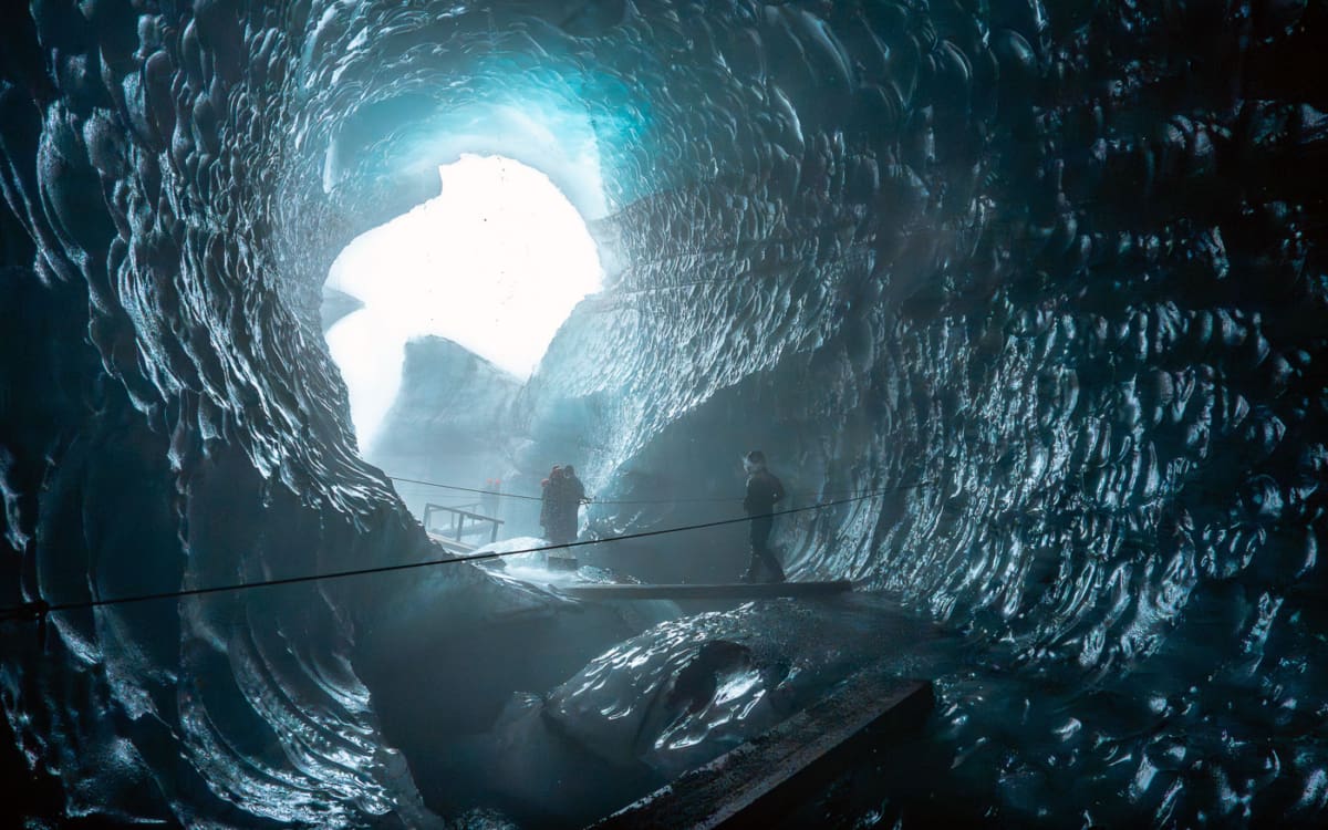 Im Inneren des mittlerweile alten und so nicht mehr existierenden Katla Ice Cave.