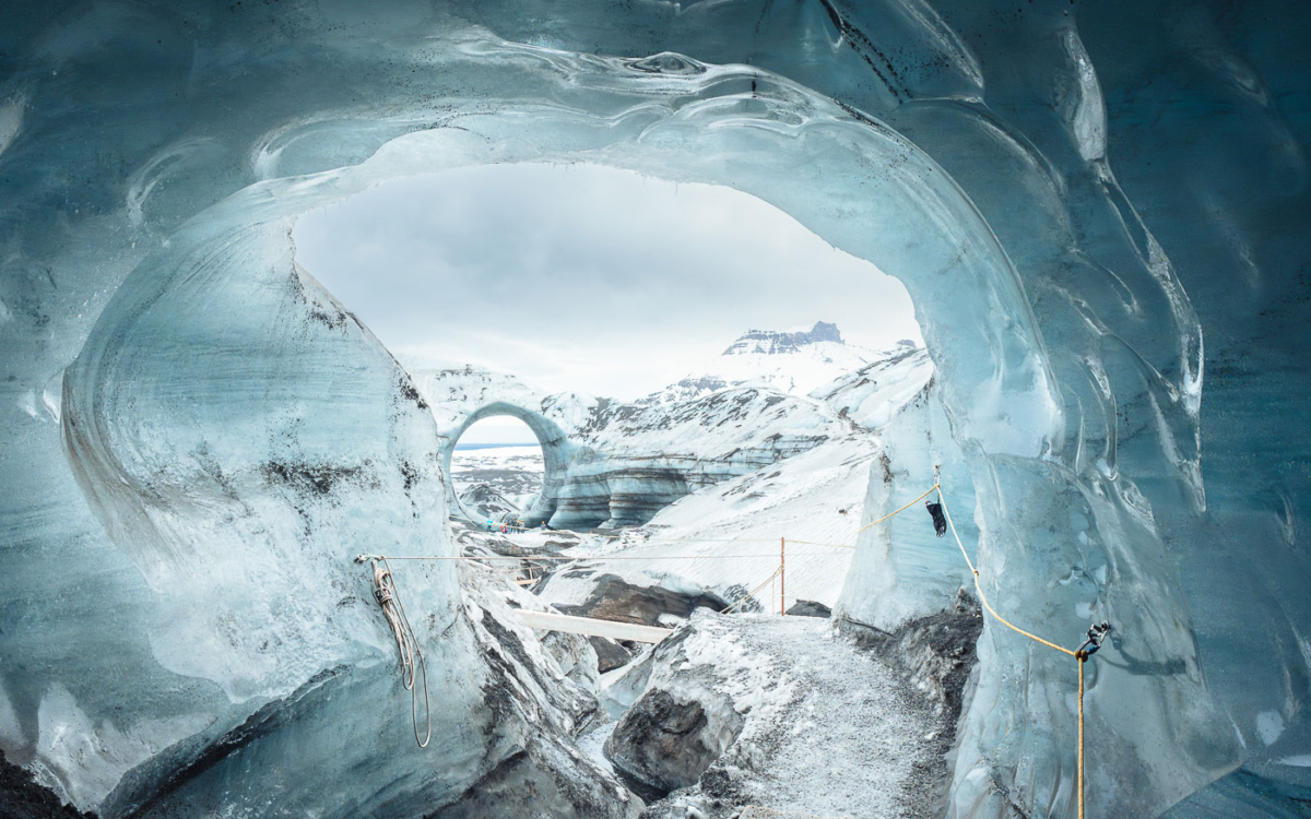 Blick vom neuen Katla Ice Cave auf das Alte, welches bald zusammenstürtzt