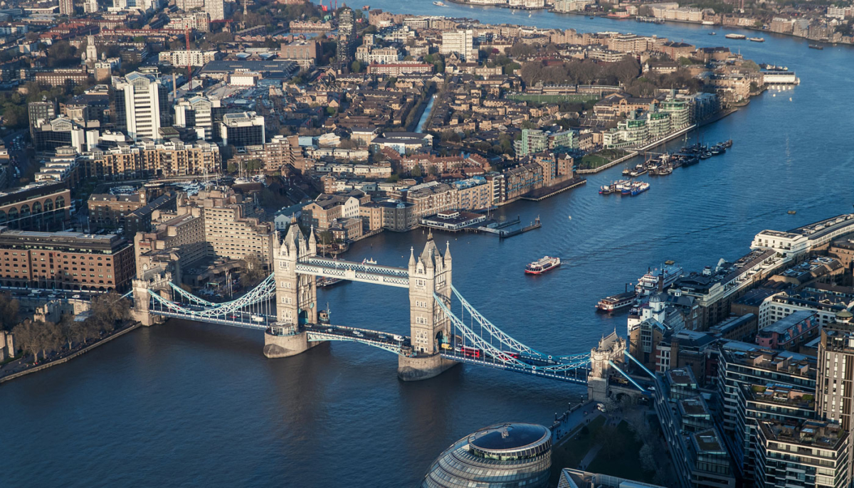 Aussicht auf Tower Bridge von The Shard in London