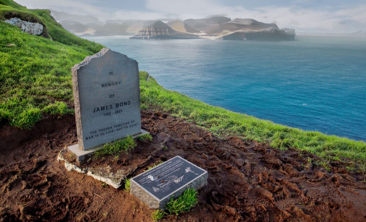 James Bond Grabstein Insel Kalsoy Färöer Inseln