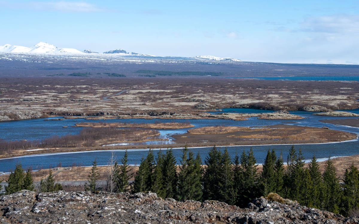 Thingvellir im Winter - auch schön mit den weißen Bergen im Hintergrund.