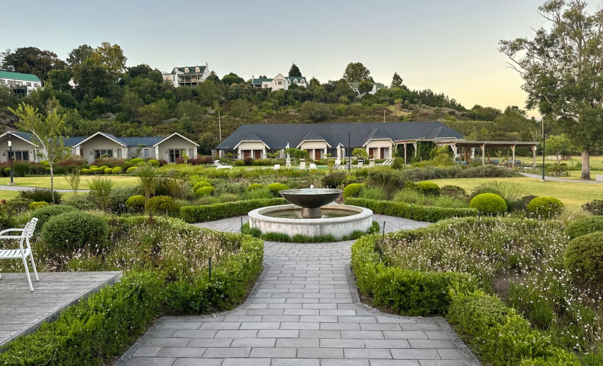 Knysna Hollow Estate Hotel