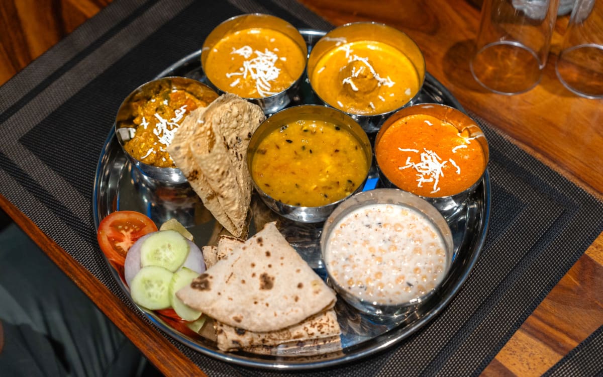 Thali essen in Pushkar, Indien