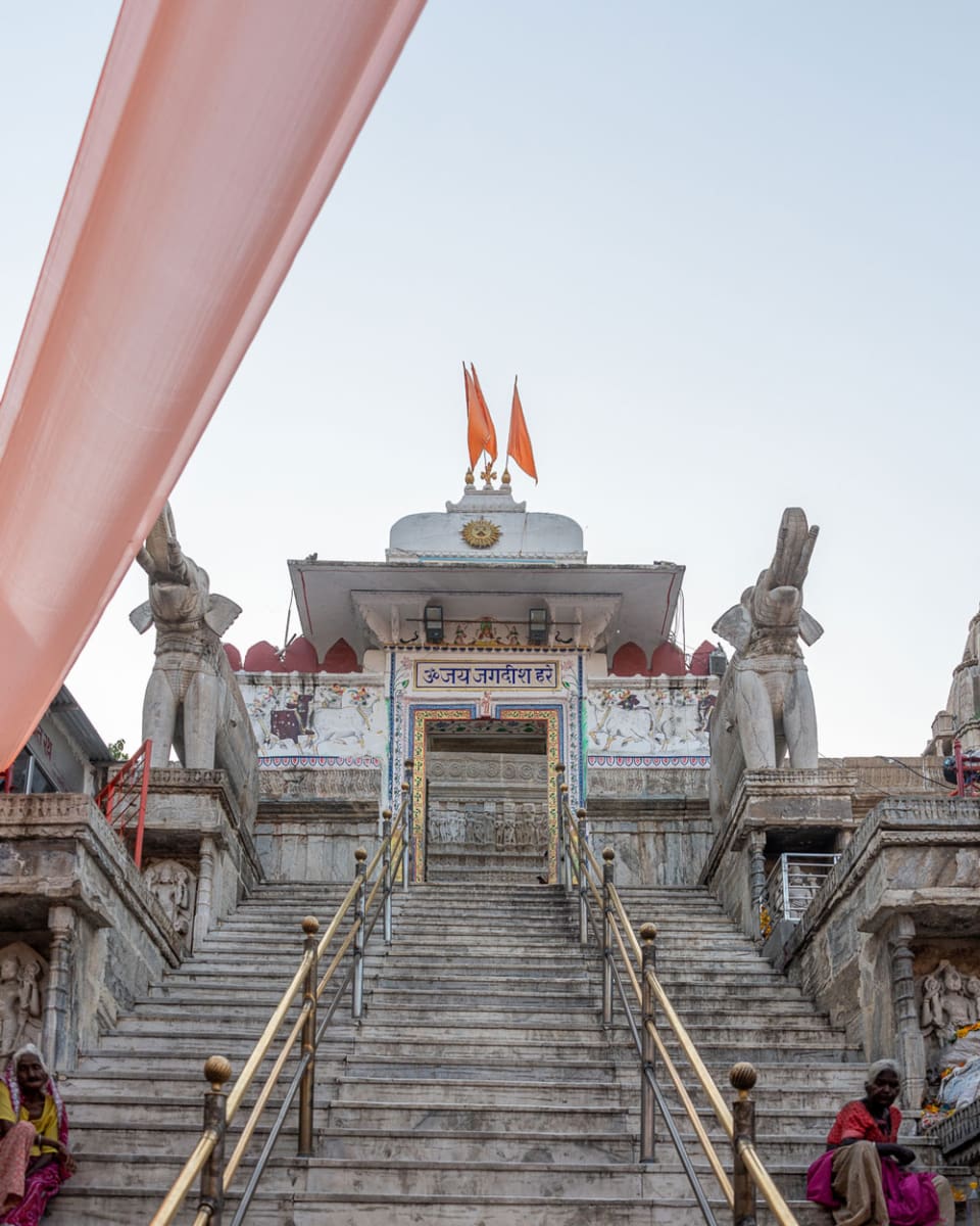 Eingang des Jagdish-Tempel in Udaipur