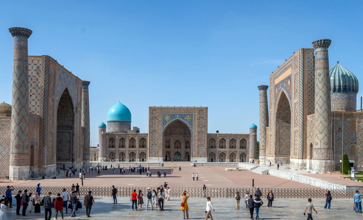 Usbekistan Sehenswürdigkeiten Samarkand Registanplatz