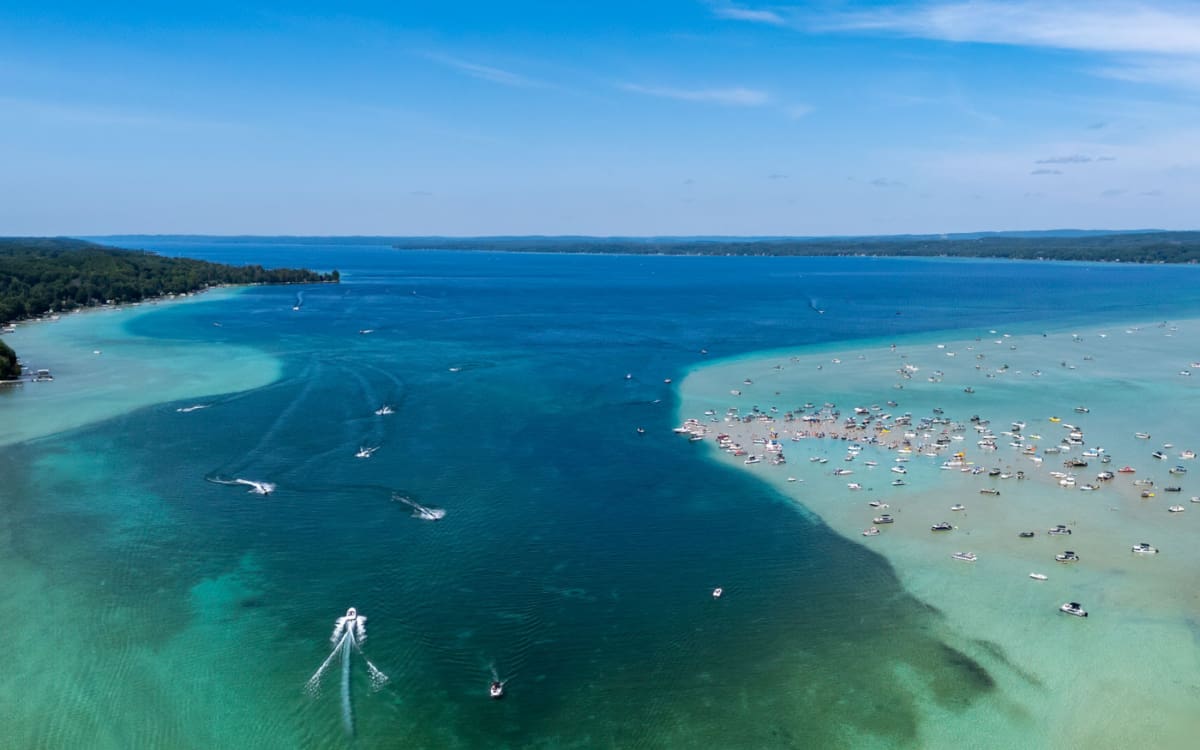 Torch Lake Sandbar, das karibisch anmutende Paradies der Great Lakes