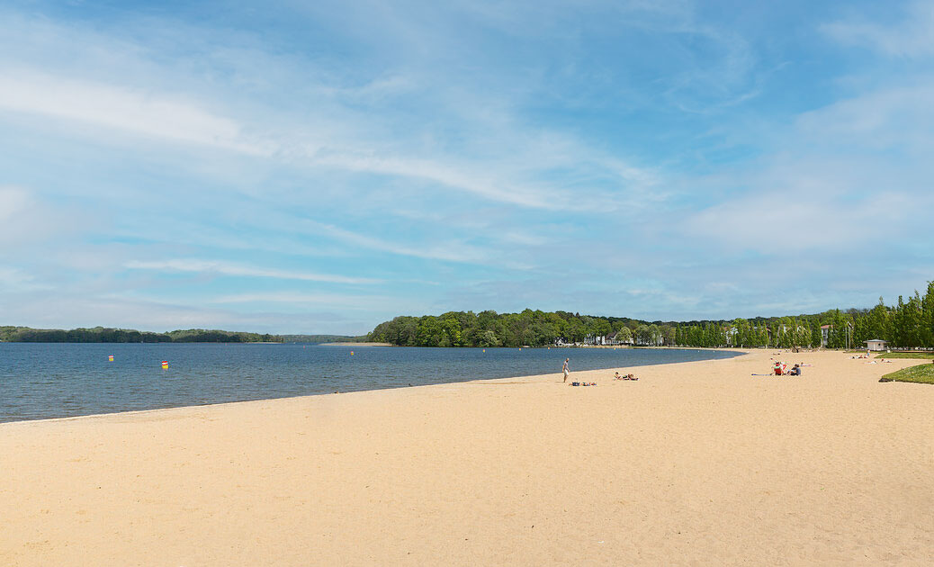 Zippendorfer Strand in Schwerin ein schöner langer Sandstrand zum baden