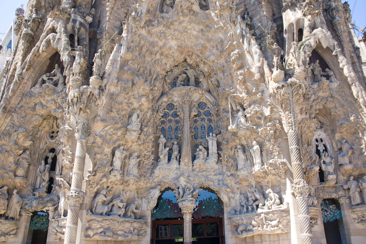 Geburtsfassade der Sagrada Familia von Gaudi gestaltet