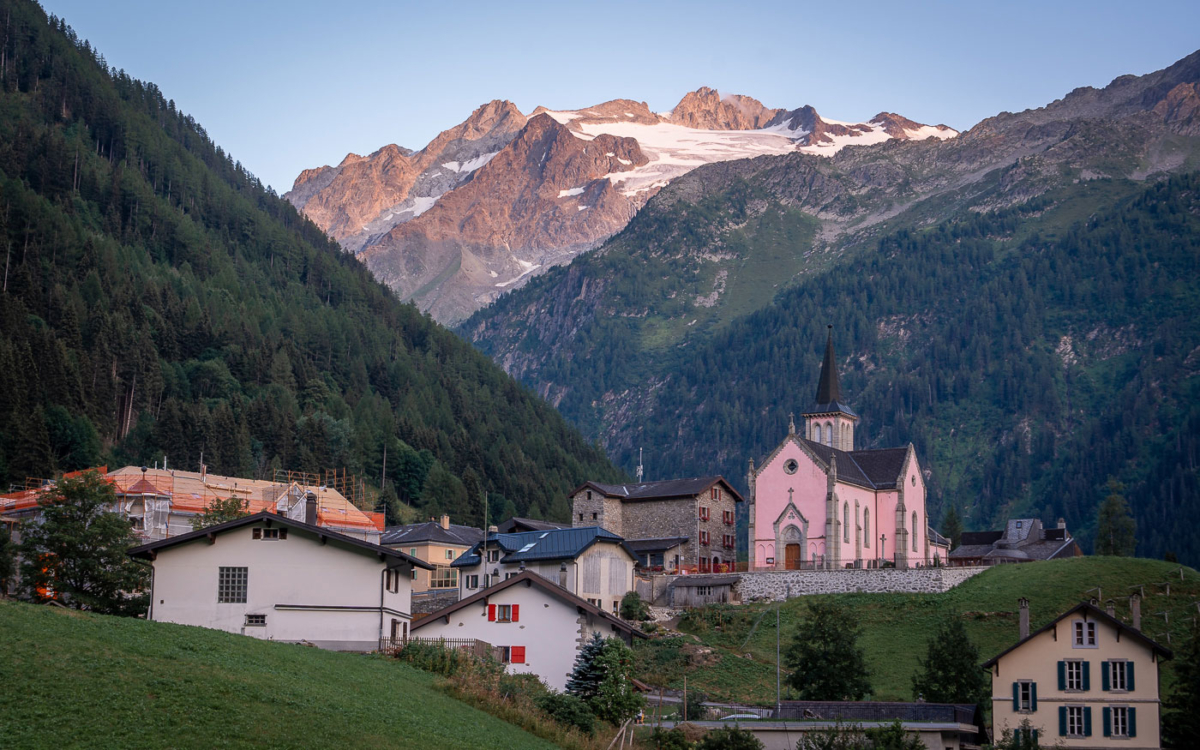 Trient in der Schweiz am Abend, Blick aus unserer Auberge