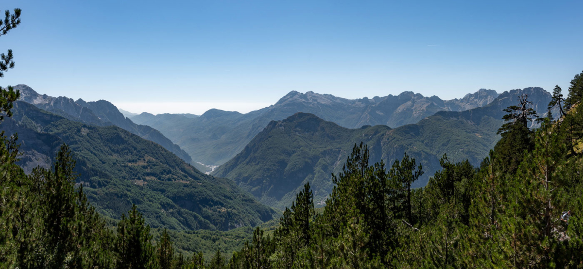 Aussicht an Tag 1: Peaks of the Balkans von Theth nach Valbona
