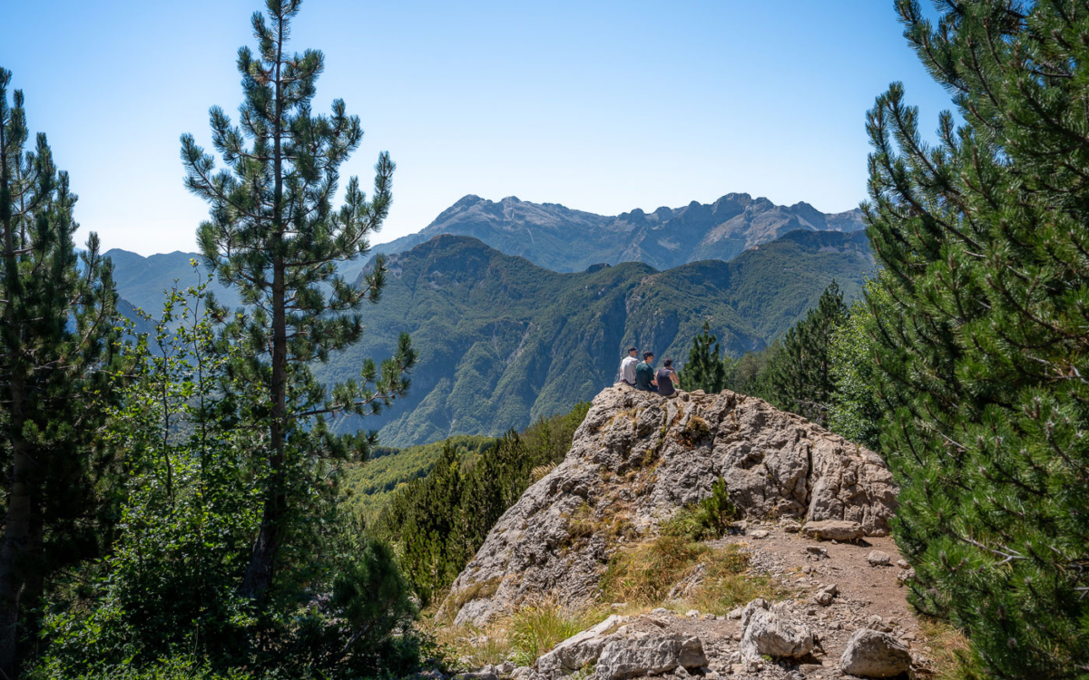 Zeit für eine Pause, um die Aussichten beim Balkan-Trail zu genießen