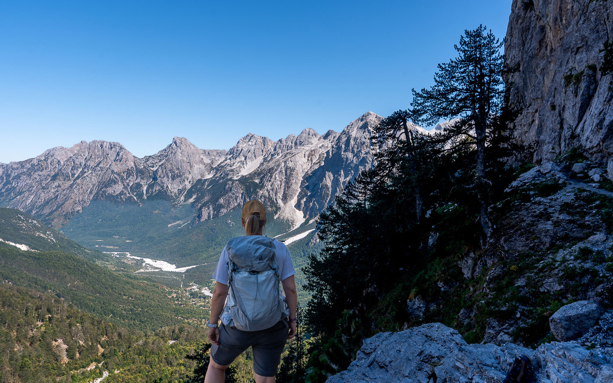 Blick ins Tal zum Etappenziel am 1. Tag Theth - Valbona